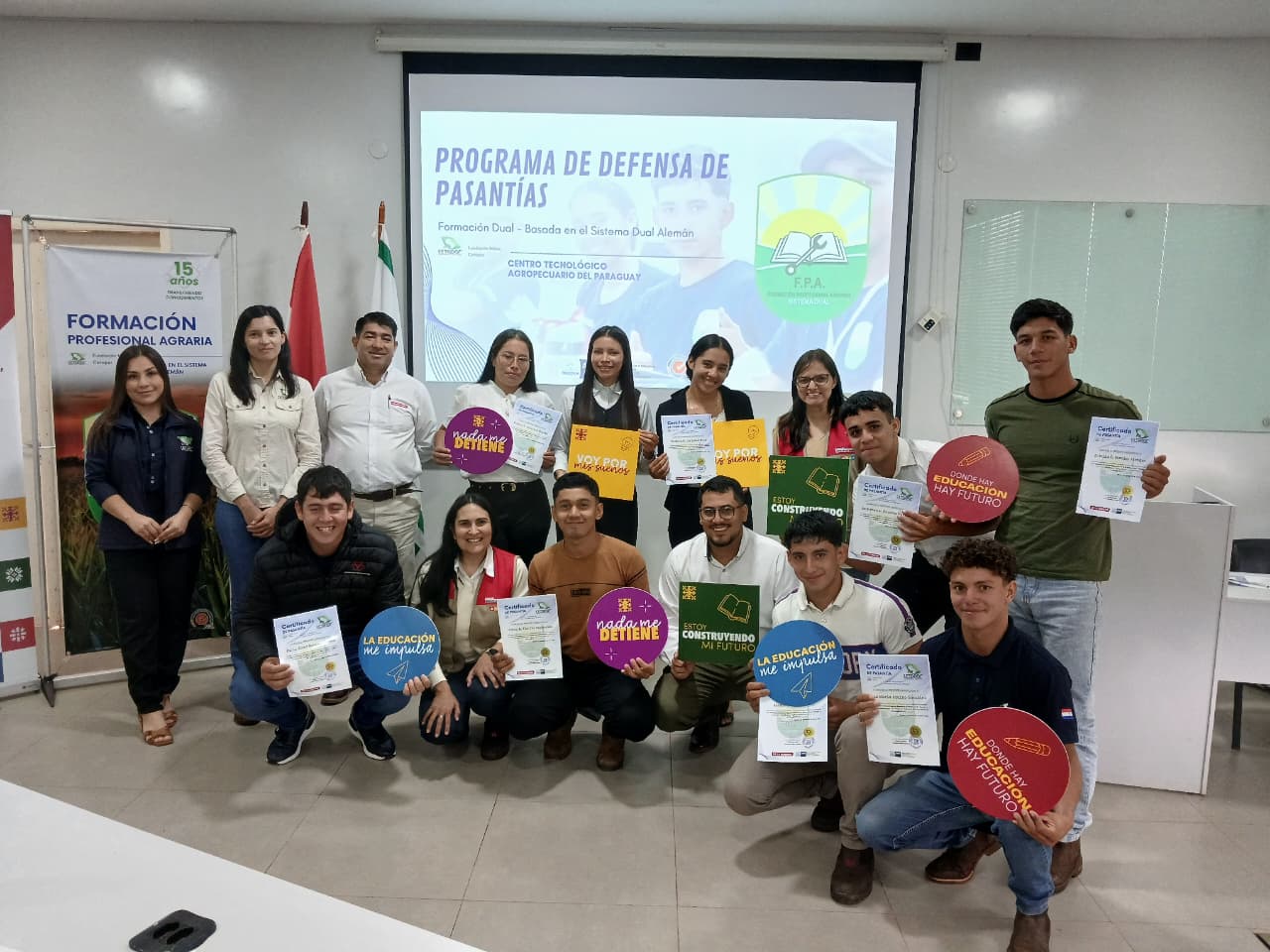 Defensa de pasantías, un paso clave hacia la graduación