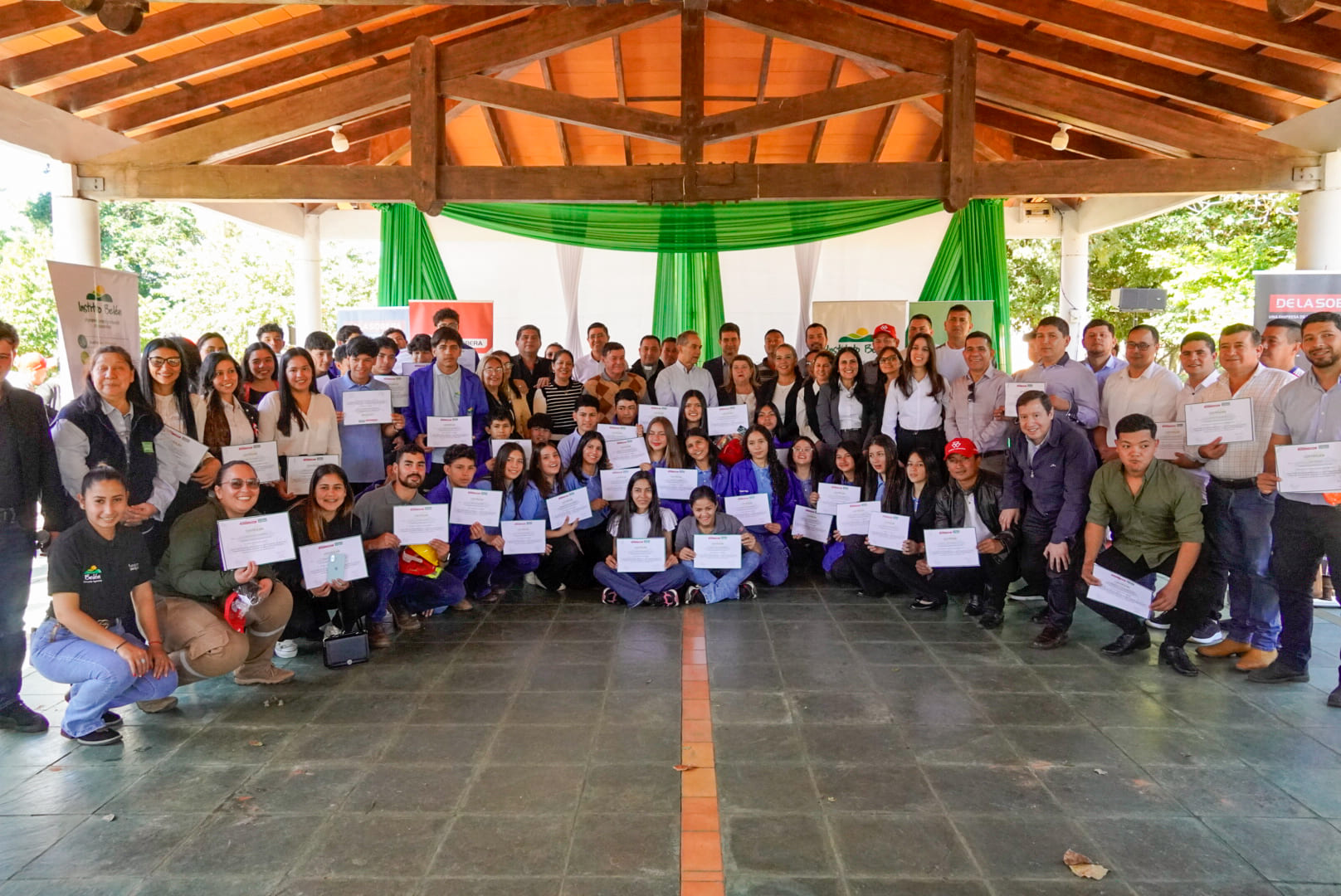 Más de 170 jóvenes culminan su formación técnica  en el Instituto Belén
