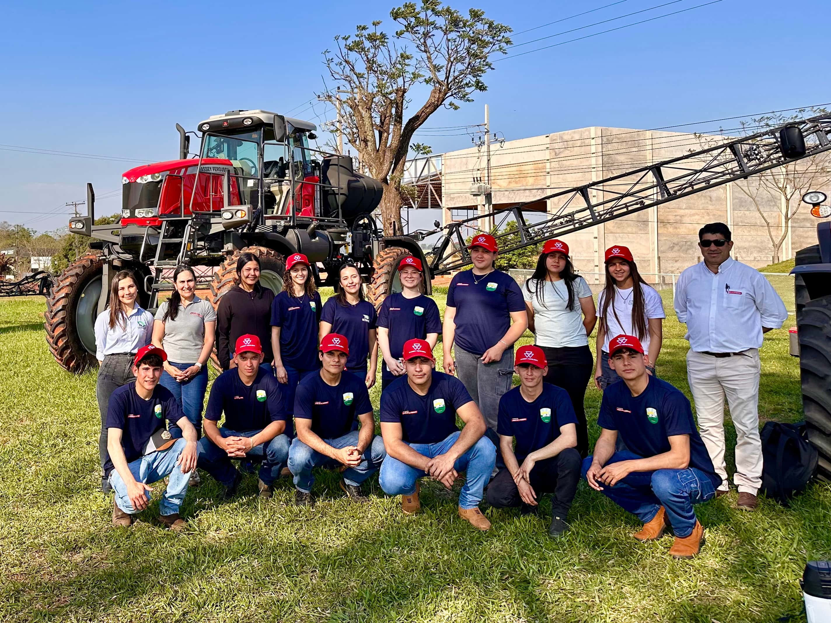 Becados en Formación Profesional Agraria suman una experiencia práctica en De La Sobera