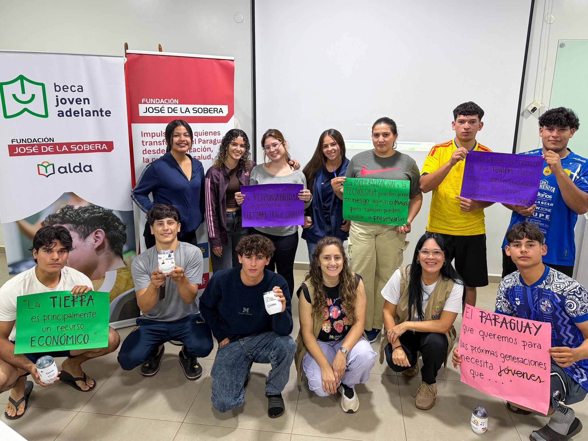 Beca Joven Adelante: El cine como punto de partida para el pensamiento crítico